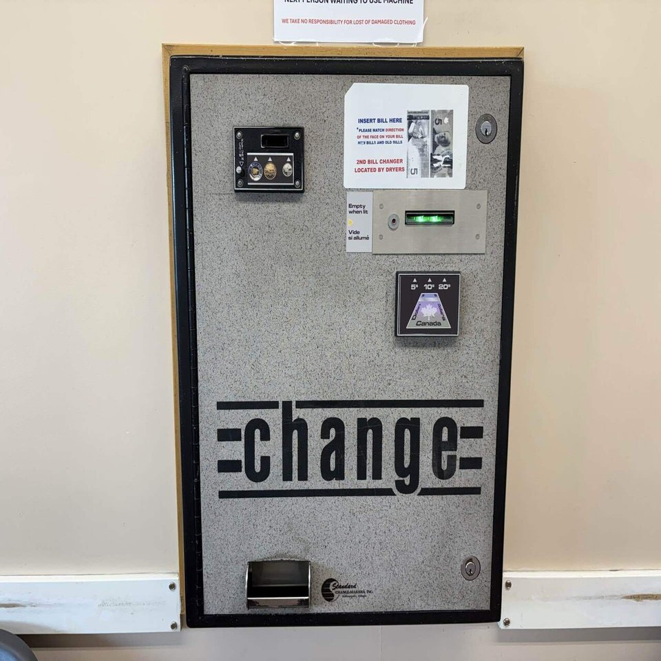 コインランドリーとバスの使い方】カナダへ女一人旅｜ゆーきゃん