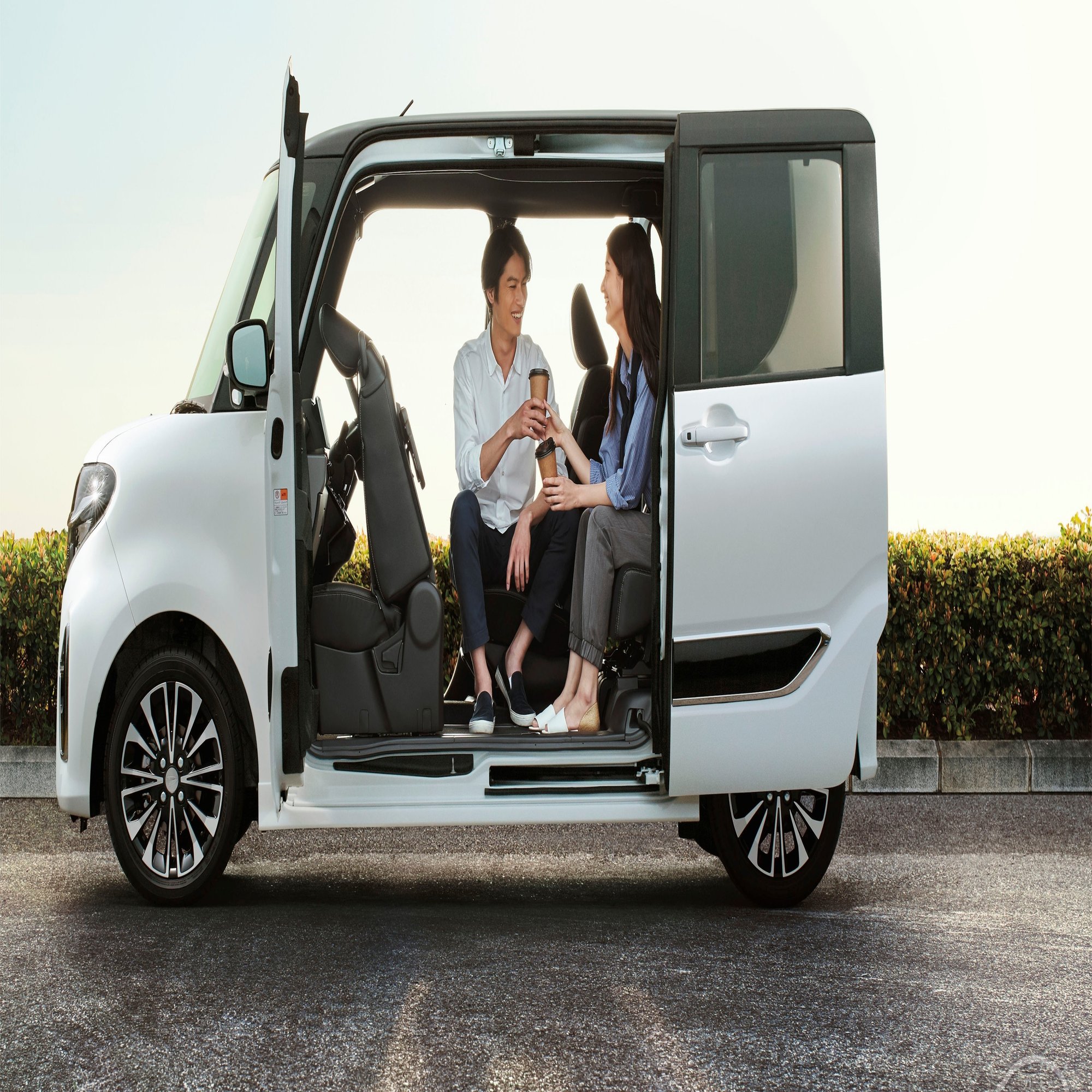 スライドドアを装備する 軽自動車 はファミリーカーユーザーの期待にも応えて進化を続けている エアロたけし Note