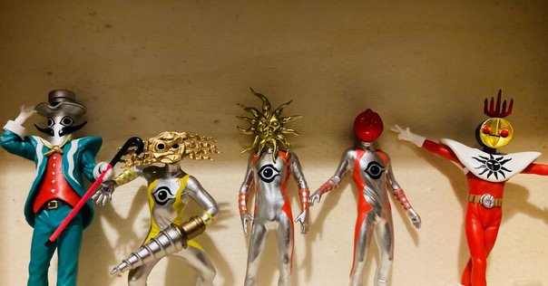 本】「ウルトラマン誕生」「ウルトラマンが泣いている 円谷プロ