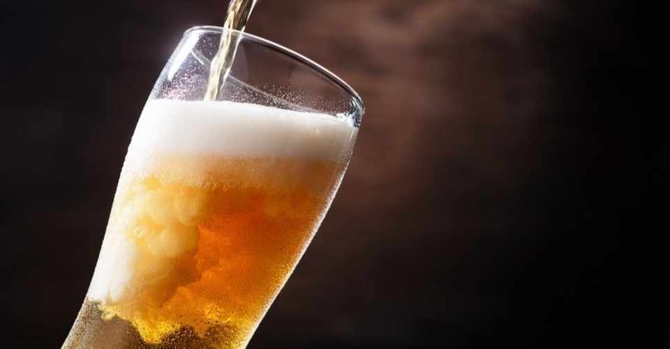 今夜 白ワインにビールを注ぐカクテル ビア スプリッツァー でオシャレに宅飲み リチャード 旅好きサークル 管理人 Note