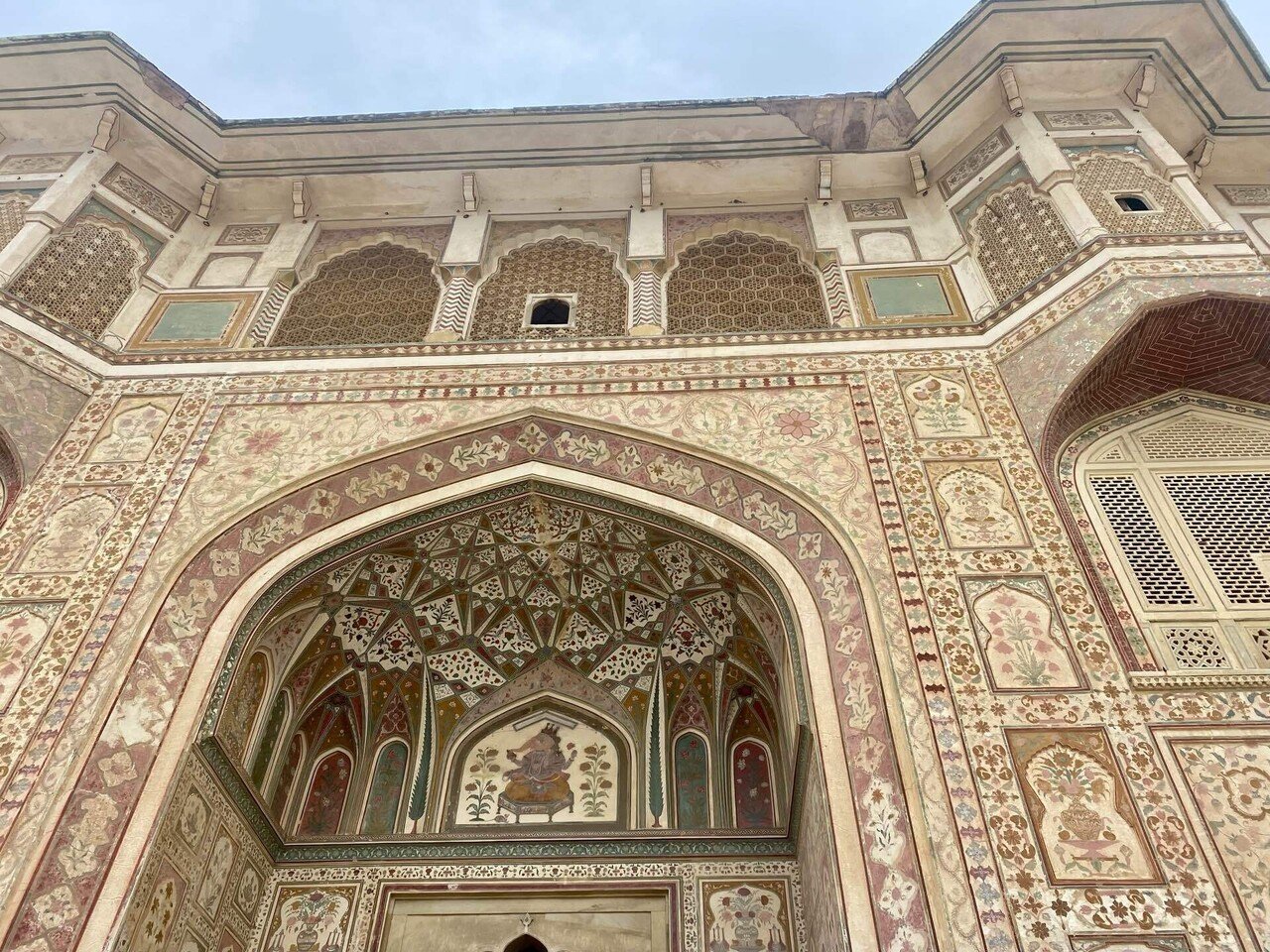 FORTS & PALACES OF INDIA インドの城跡と宮殿 FORTS & PALACES OF INDIA インドの城跡と宮殿