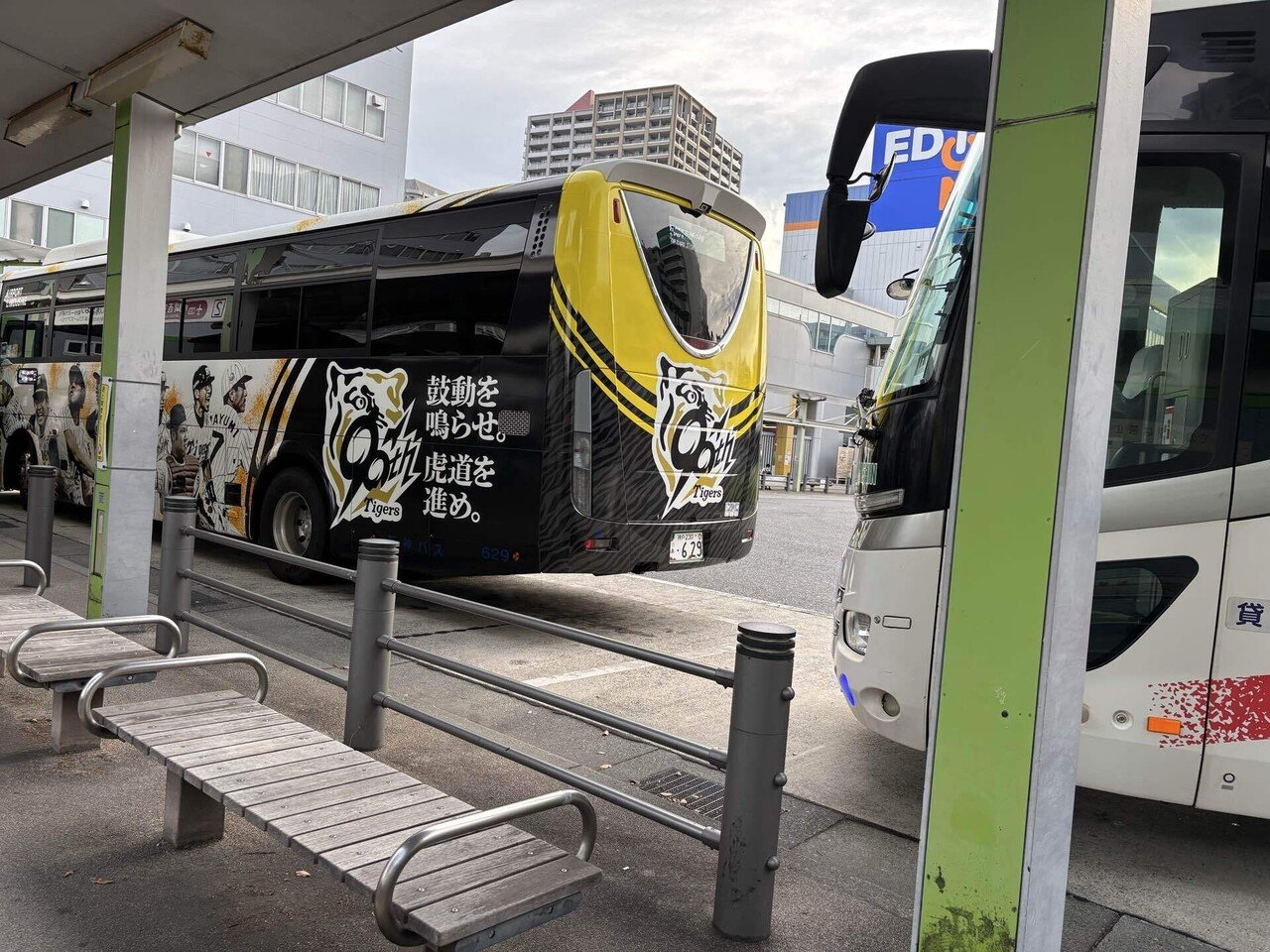 2025年を象徴するバスで万博に行くと｜関西ジモッピー局【非公式】