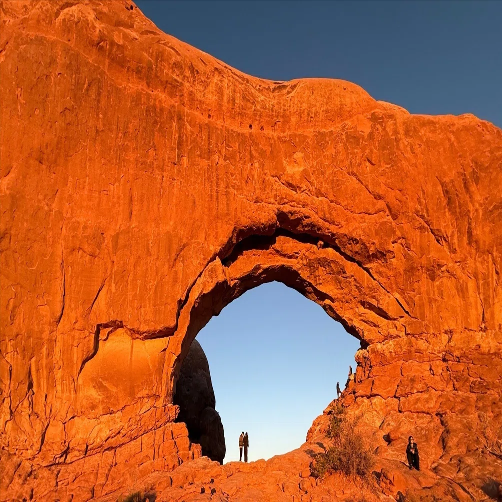 赤との出会い - アーチーズ国立公園 Arches National Park｜かやこ