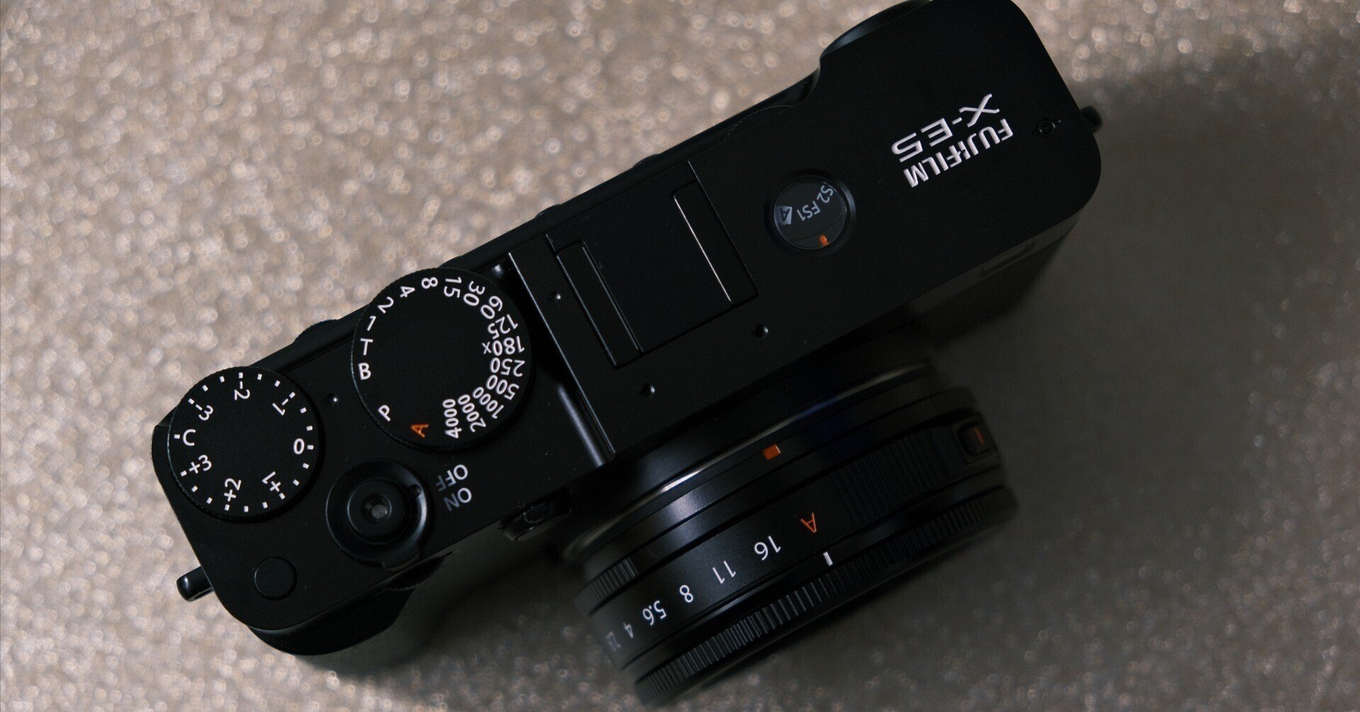 富士通カメラの見本 FUJIFILM（フジフイルム） 富士フイルム ミラーレス一眼カメラ