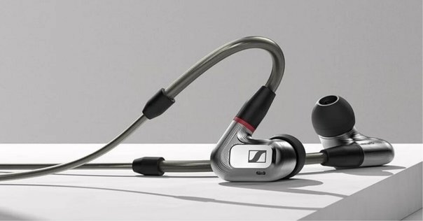 ダンスミュージック向けの片側14BA/ハイブリッドイヤホン「Sound