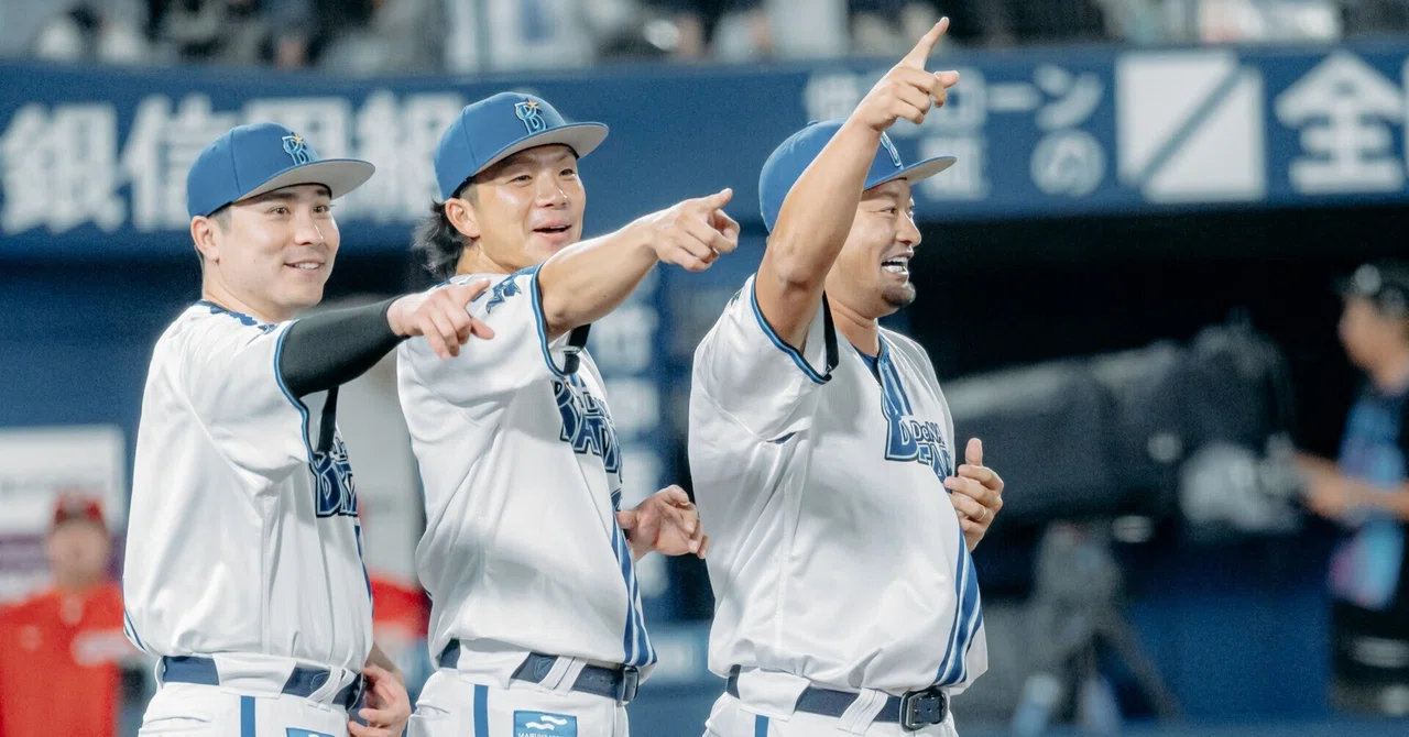 散る羽がのびる陰に重なった 恐る恐るも見ていた背中【森唯斗選手の引退によせて】｜ひの