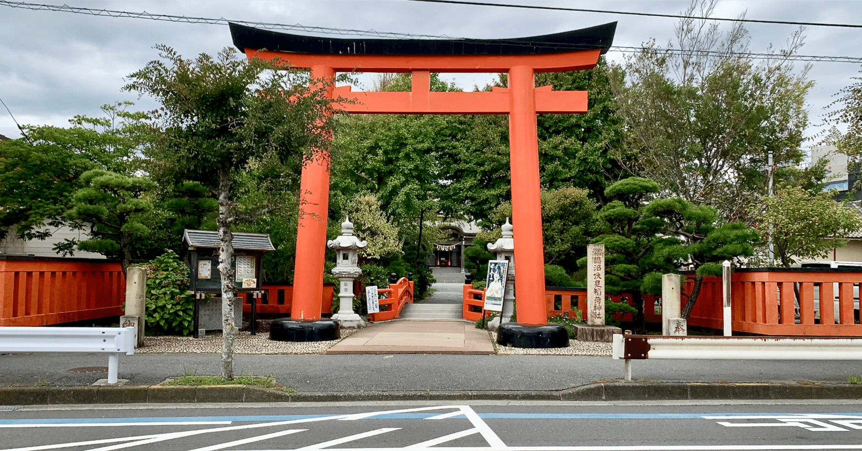 神社訪問記：鵠沼伏見稲荷神社｜昔の男の子のあこがれ「ウルトラセブン