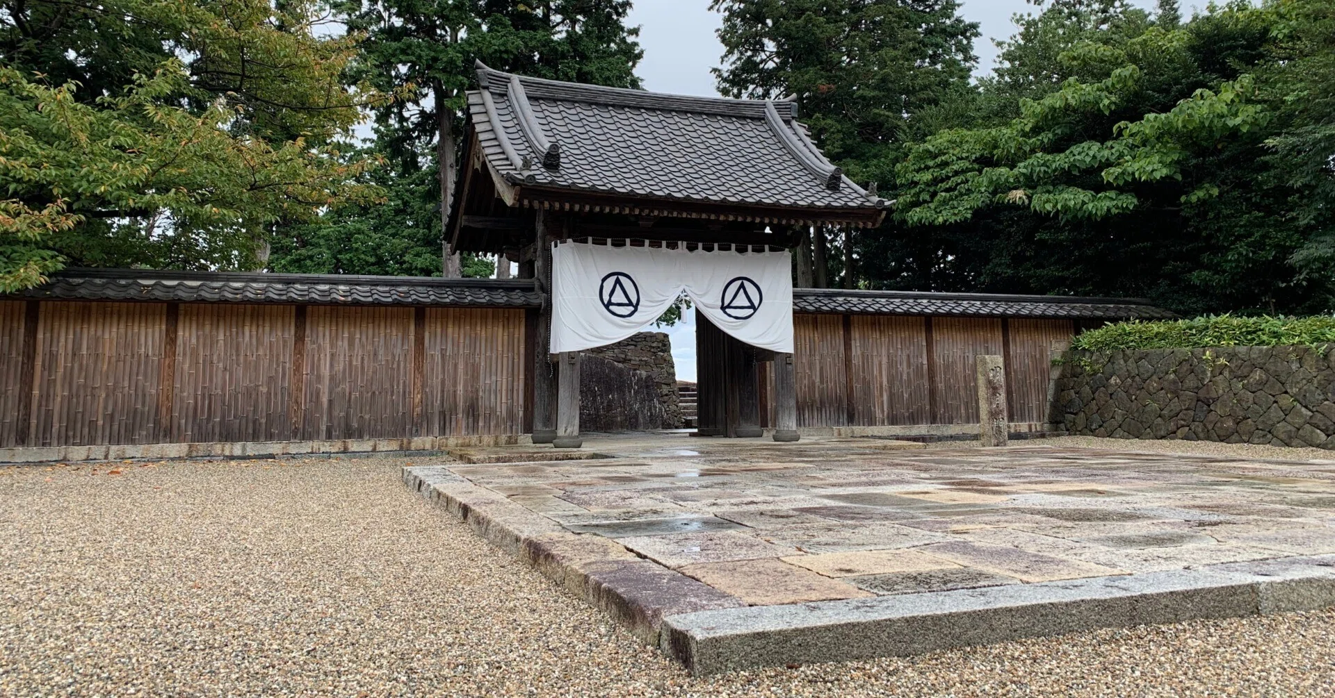 江之浦測候所前夜からシン・メイゲツモン【明月院＆根津美術館3