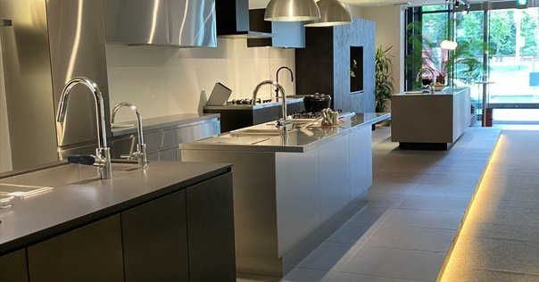 モールテックス vs 現場打ちモルタル】 カップボード天板の後悔