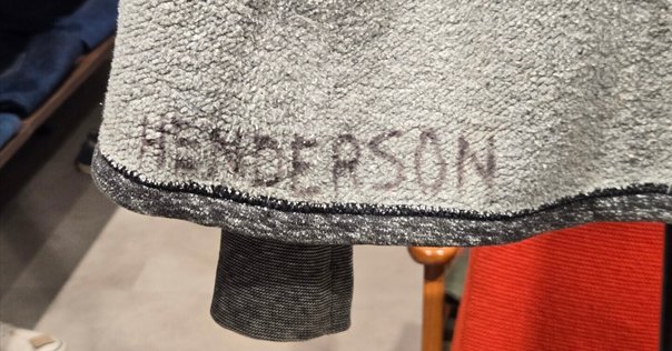 現地速報!本日見つけたブランドレアアイテム!】424 BLACK RED