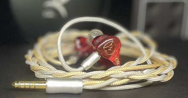 【美品】SeeAudio 麻婆豆腐 MAPO TOFU イヤホン オマケあり 箱あり Seeaudio シーオーディオ 麻婆豆腐 Mabo Tofu イヤホン