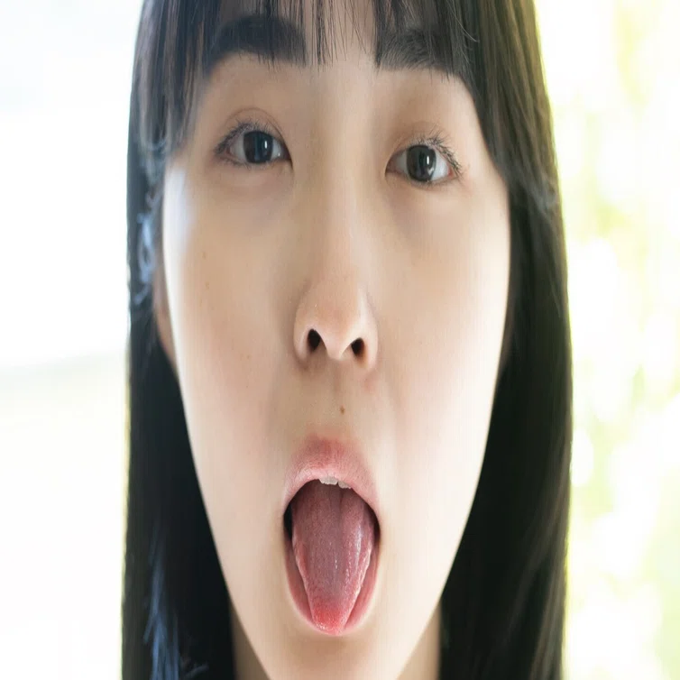 5年ぶりの商業出版の少女礼讃の写真集(A4サイズ480ページ)刊行記念展