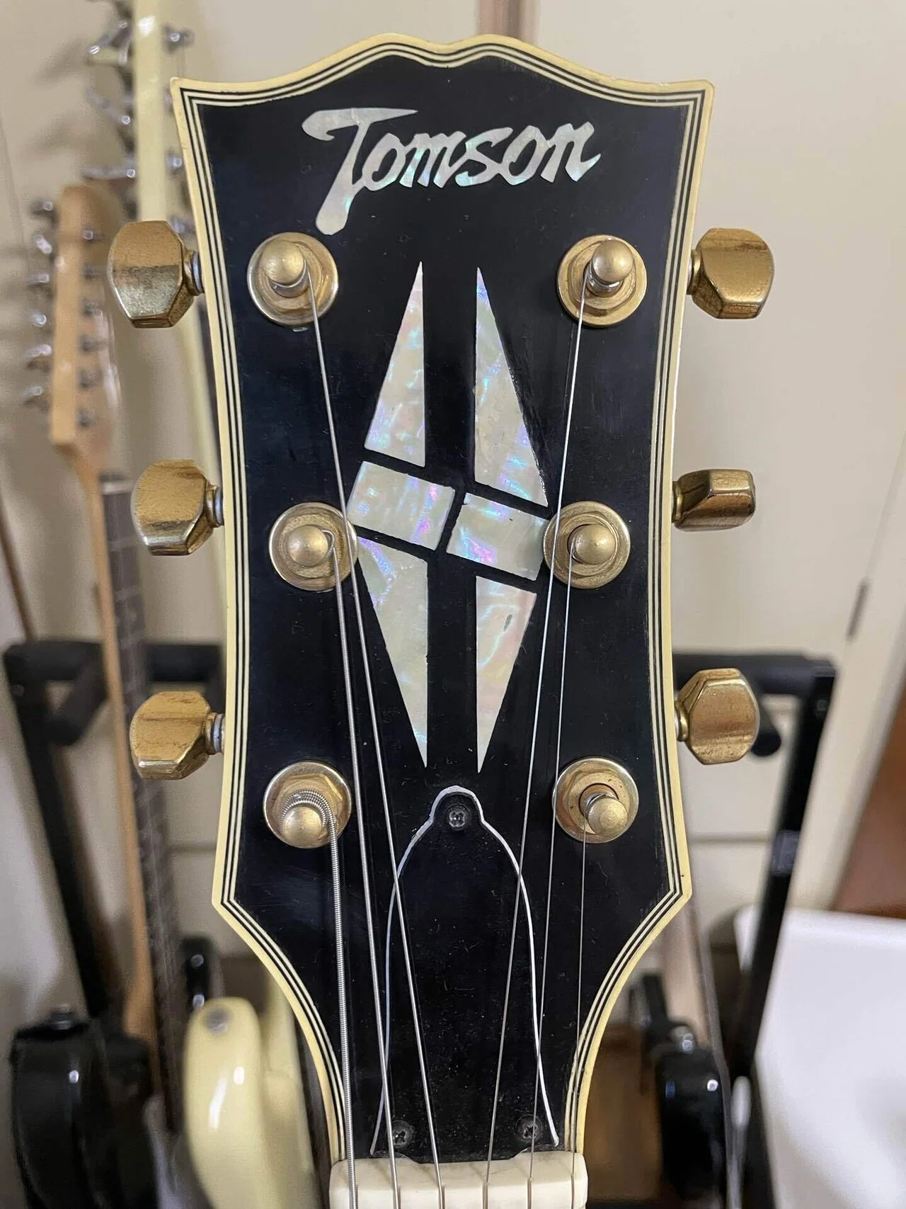 【極美品】Tomson レスポールカスタム エレキギタージャパンビンテージ TOMSON レスポール カスタム セットネック EG965 フジゲン製 ジャパン