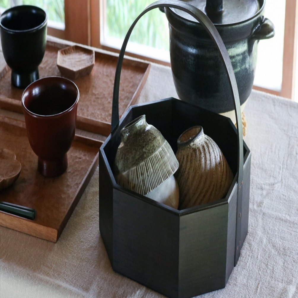 懐かしさと新しさを運ぶ道具、オカモチ｜ころは -うつわと道具と喫茶室-