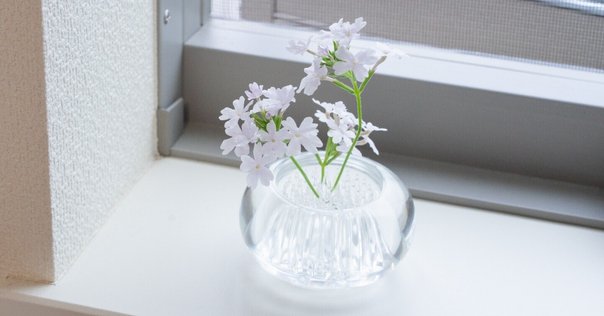 【美品】倉敷ガラス　小谷眞三　花瓶　一輪挿し　フラワーベース Amazon.co.jp: 倉敷ガラス 小谷真三 吹きガラス 花瓶 花入 k6118