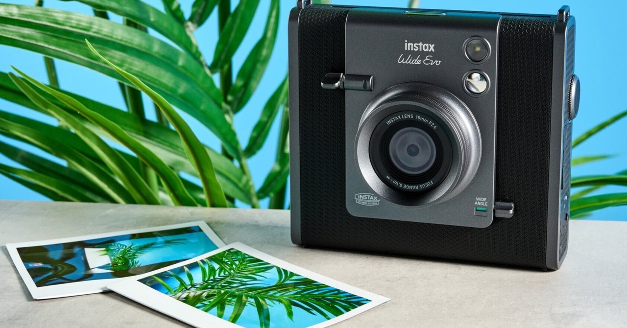 Wide evoを撮影した 新型“チェキ”「instax WIDE Evo」速攻レポ！ 多彩な撮影が