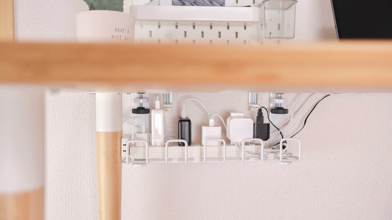 IKEAと無印良品と、Appleでつくるデスク|マメ|note