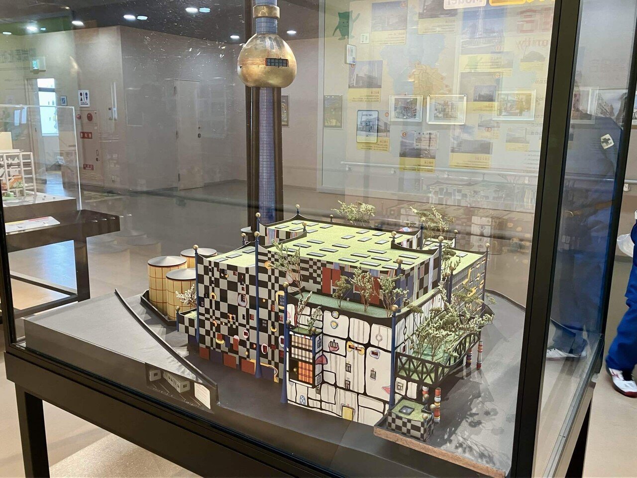 2025/09 初秋の大阪5：重森三玲庭園とフンデルトヴァッサーの旅：大阪