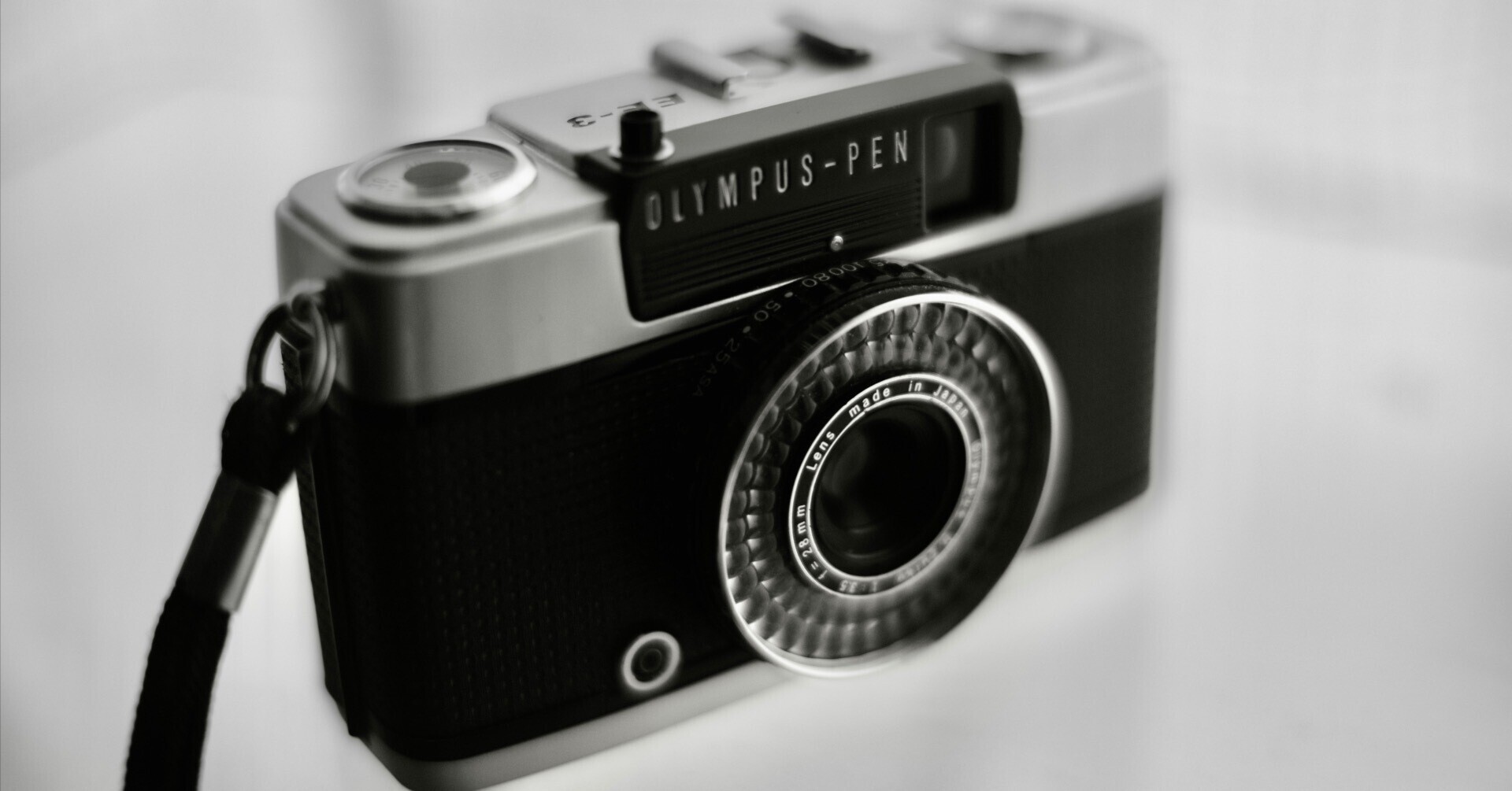 OLYMPUS PEN-EE3 ハーフカメラ お手軽でもよく写るハーフサイズ Olympus PEN EE3｜ema_photo