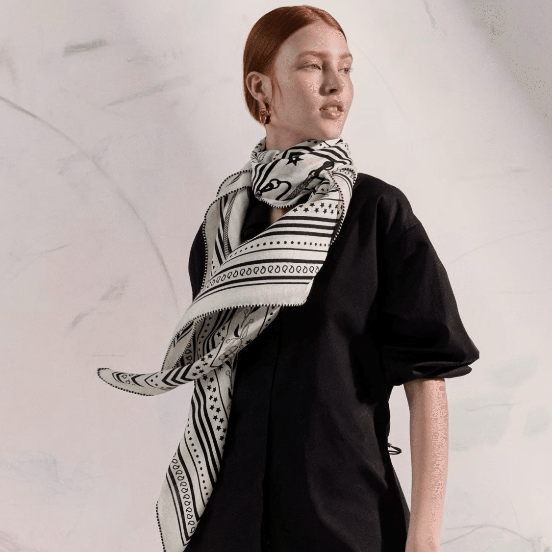 エルメス　カシシル　白黒　バンダナ エルメス・カシシル(カレジェアン)白黒バンダナが欲しい方へ