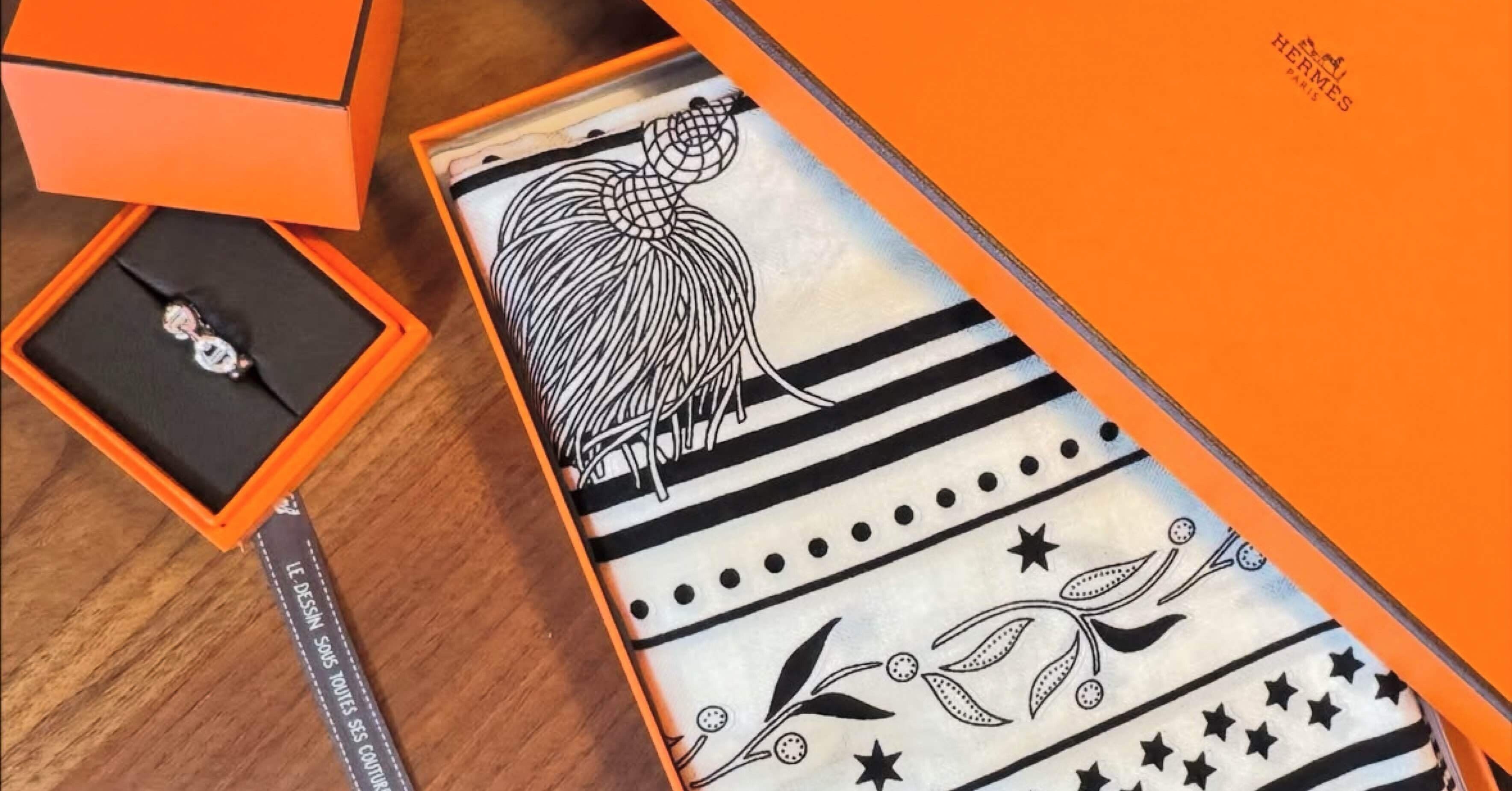 エルメス・カシシル(カレジェアン)白黒バンダナが欲しい方へ｜まるさん