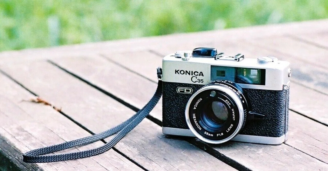 高性能なコンパクトカメラをもう1台 Konica C35FD｜ema_photo