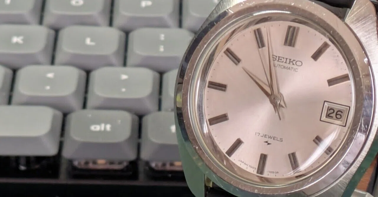 No.335 | Seiko | 7005-7030 | 風防交換で見違える時計｜とある猫好き