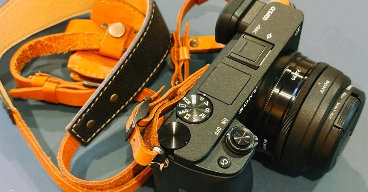 カメラの話］ 三度目の正直で仲良くなりたいカメラ、SONYα6400｜柊木