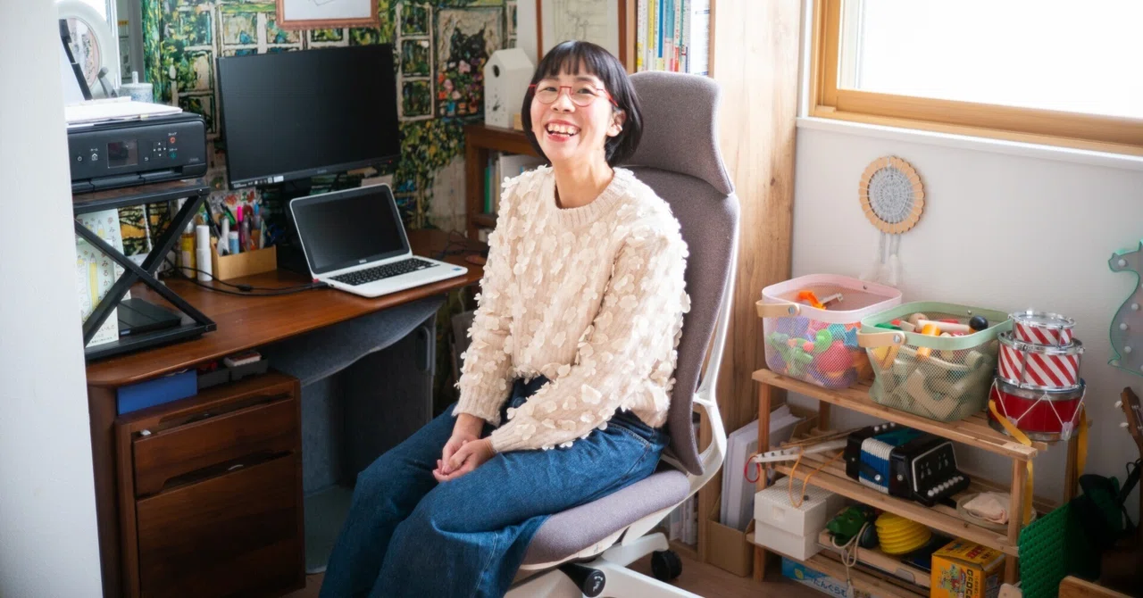 子ども部屋にこだわりのチェア＆デスクで執筆空間を確保。40代にして 