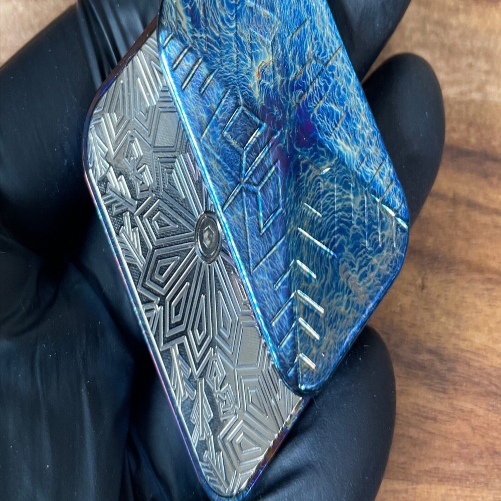 フィジェットとチタン：高級素材がもたらす触感と操作性｜EDCフィ