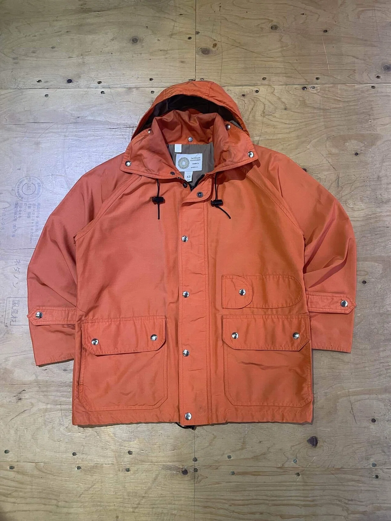 THE BOULDER MOUNTAINEER ボルダー　カーメルジャケット 目を惹くグッドカラー！THE BOULDER MOUNTAINEERのマウンテン