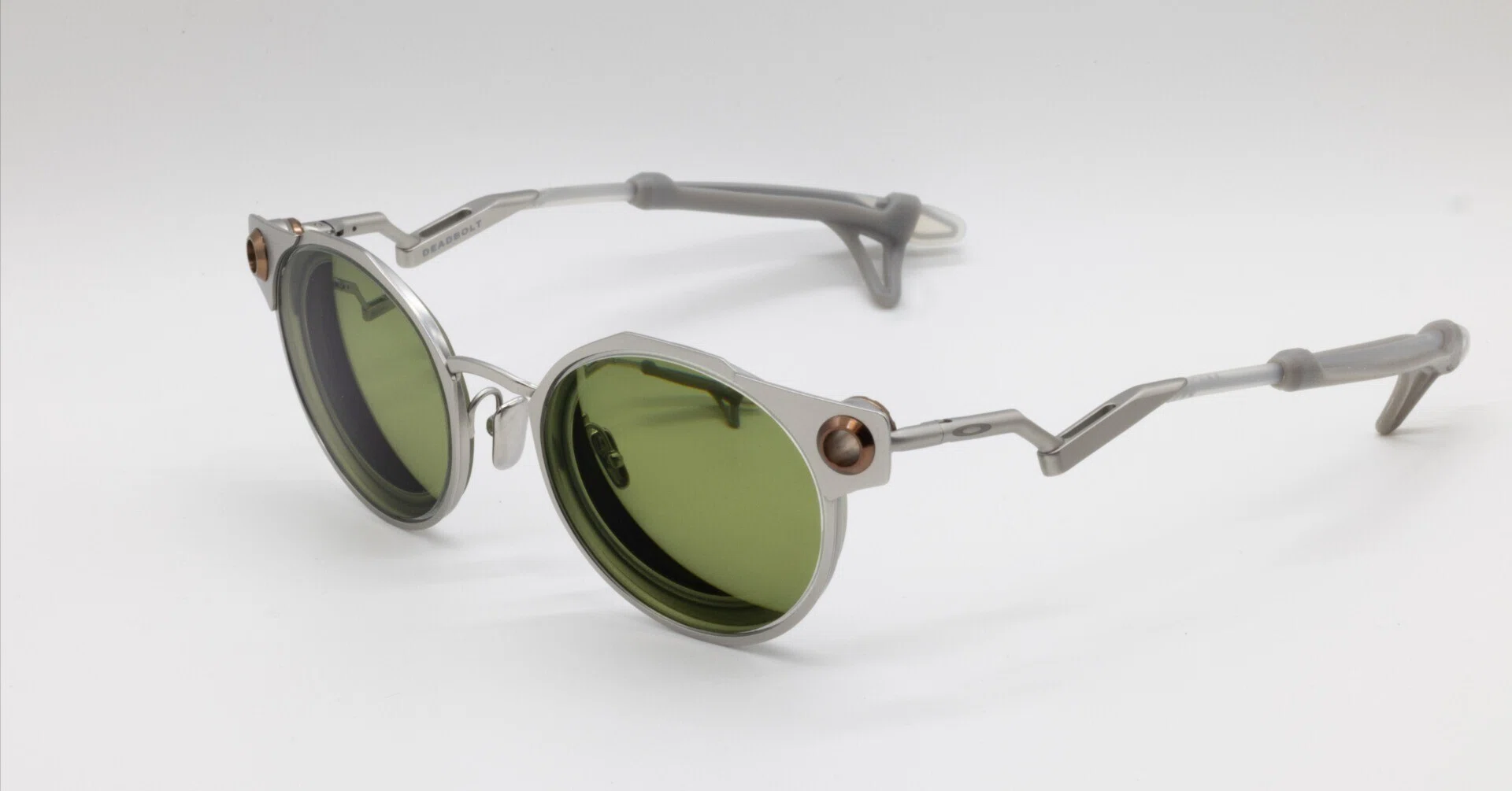 私のメガネ No.5 Oakley Deadbolt｜ちよっぺ ほびー