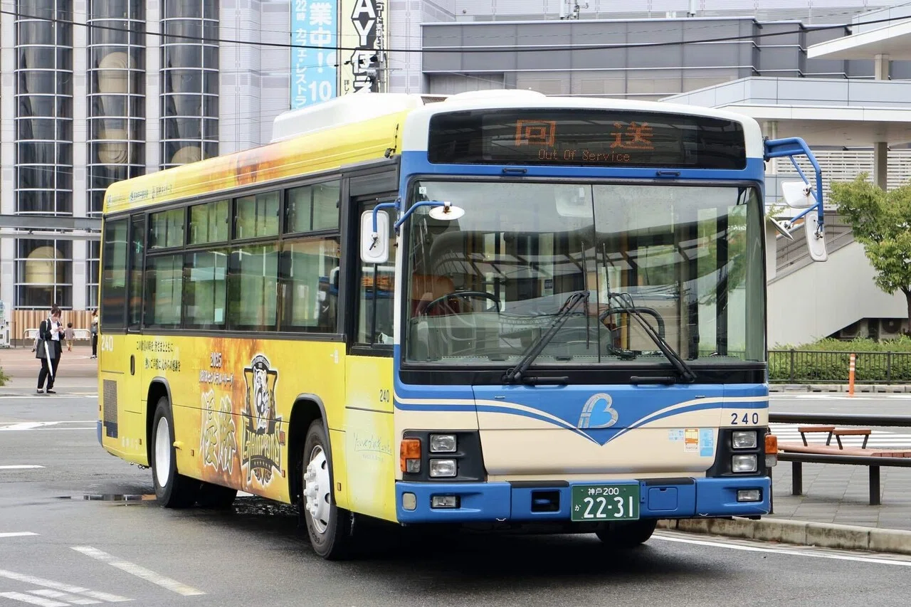 阪神電車】「タイガース号」・「トラッキー号」阪神本線運行｜垂水の止利