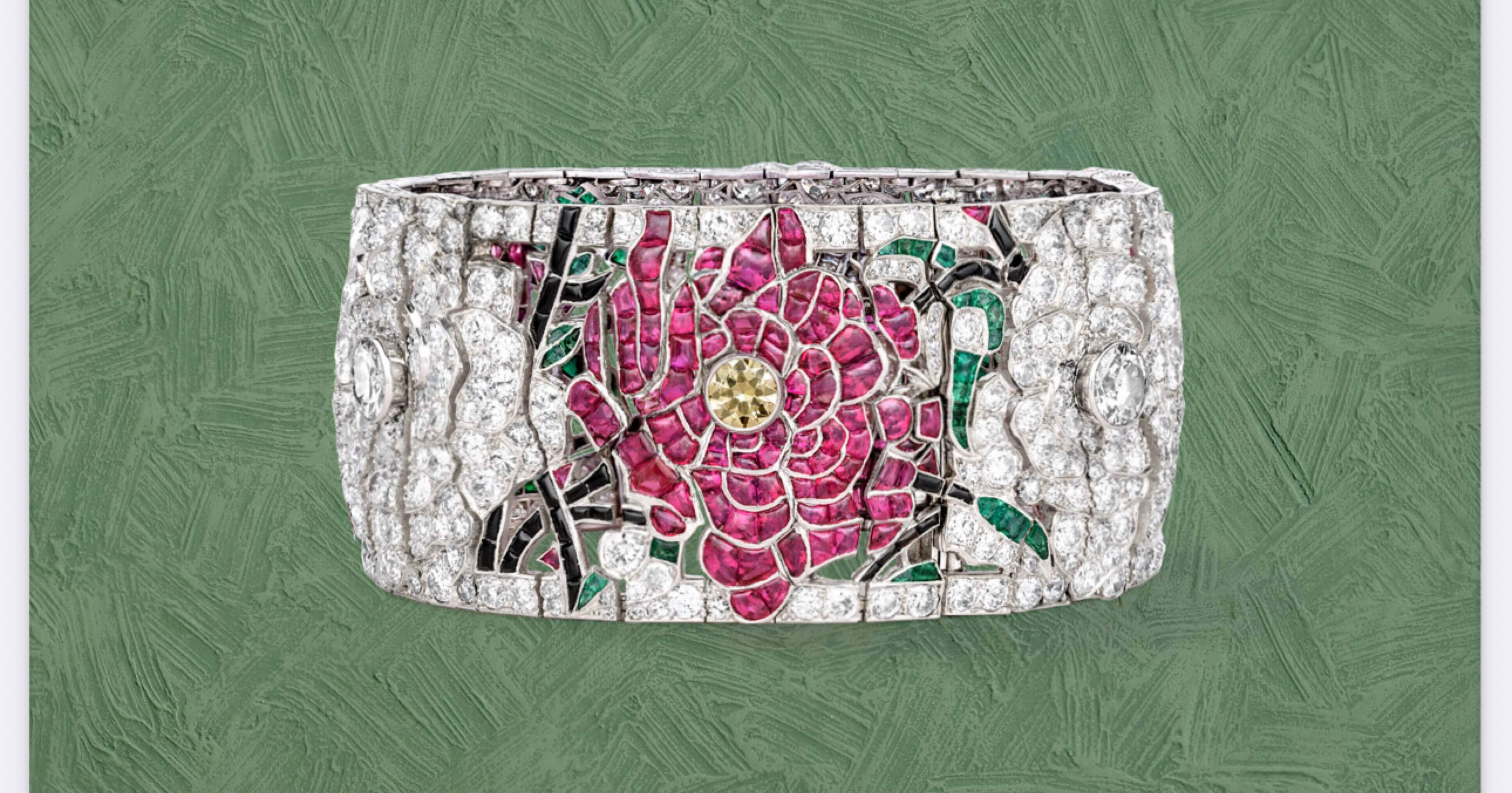 永遠なる瞬間 ヴァン クリーフ&アーペル —— ハイジュエリーが語る