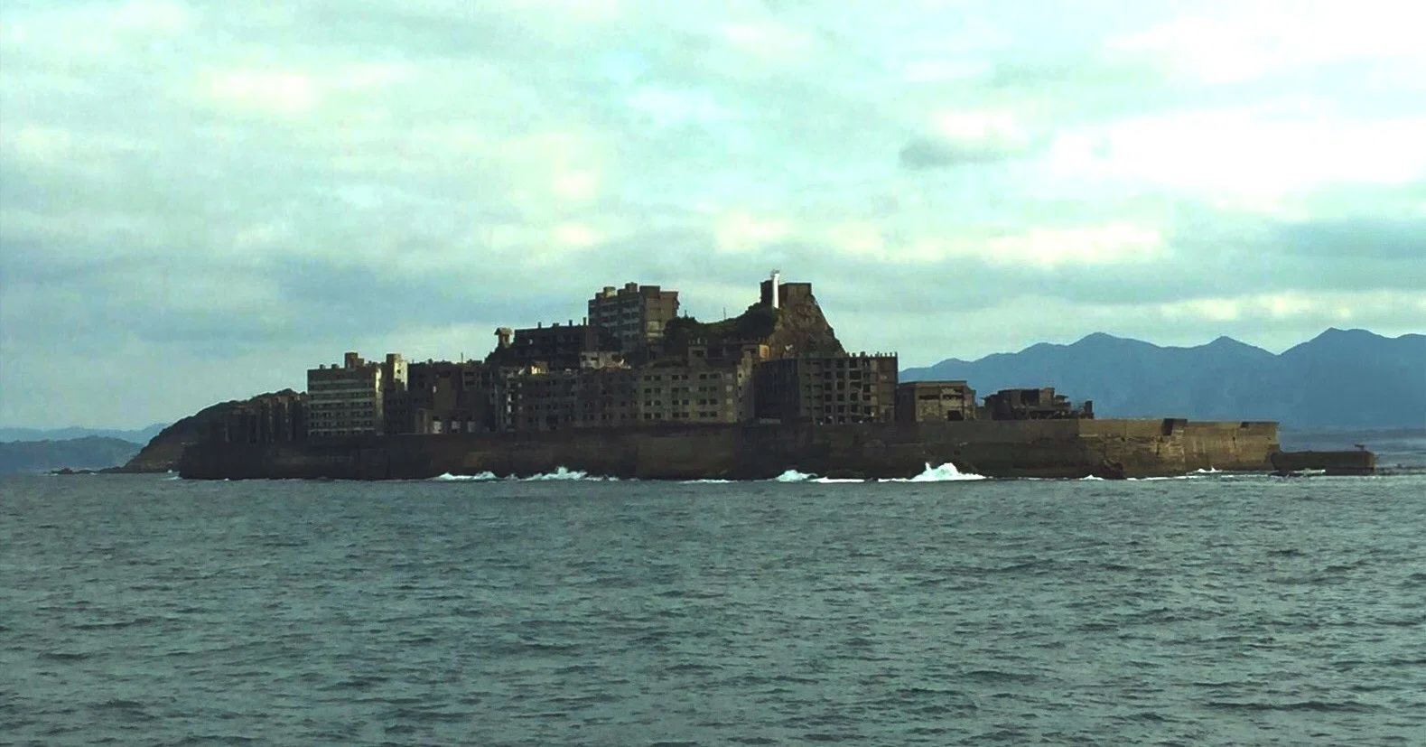 軍艦島と海に眠るダイヤモンド｜ロマネスコ