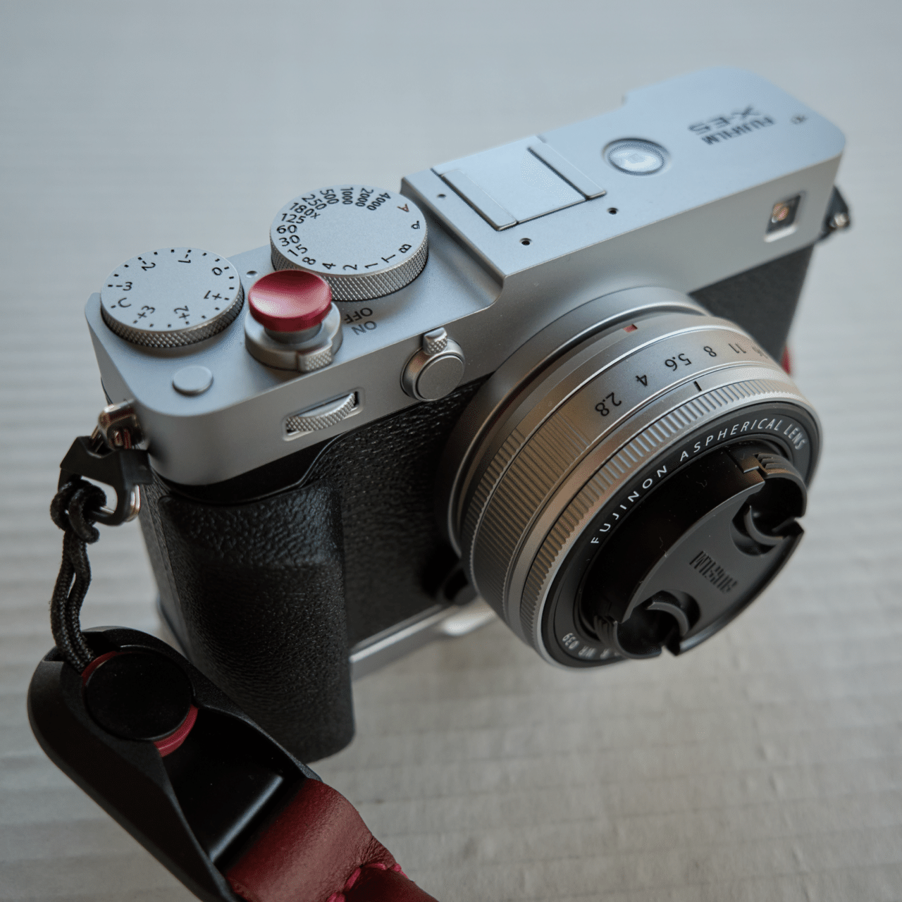 カメラとレンズの話 - Fujifilm X-E5 - アクセサリー編｜cooby62