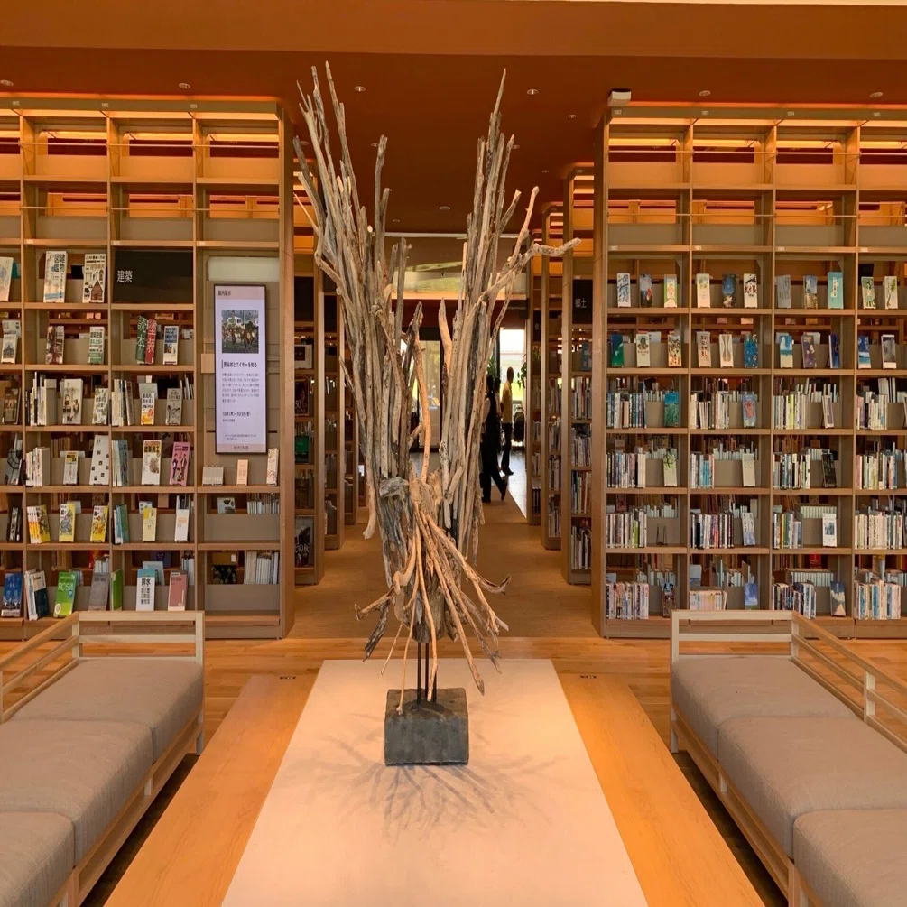 家の近くに新しい図書館ができた！！｜Yuka