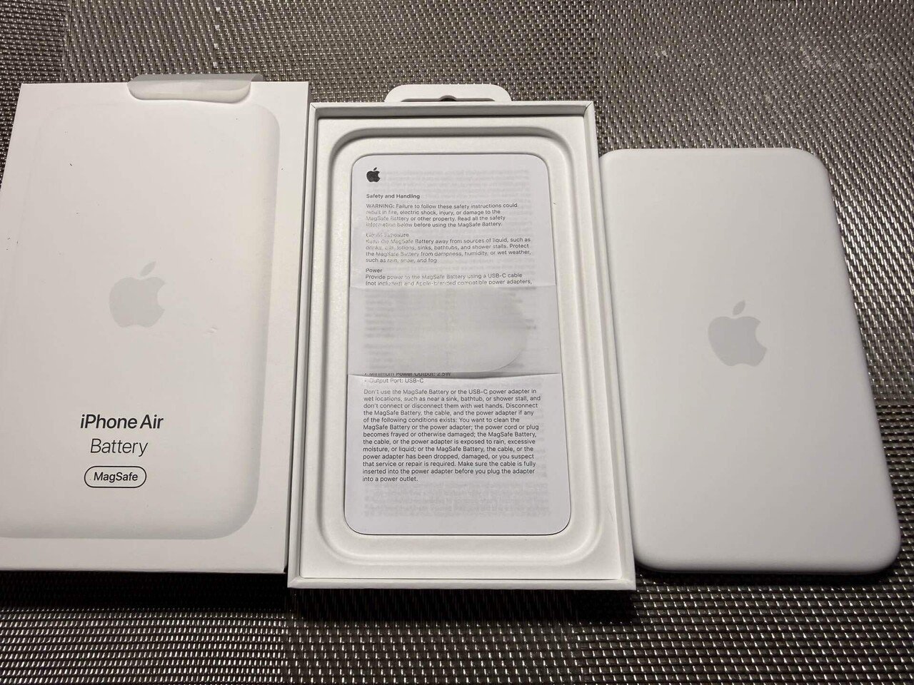 15,800円！iPhone Air専用Apple純正MagSafeモバイルバッテリーが到着