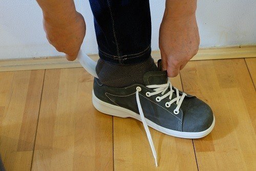 巻き爪に優しい靴の履き方