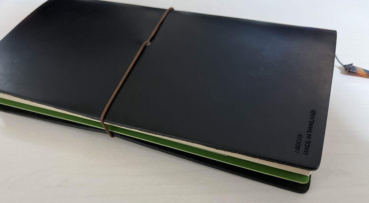 ミドリ　midori トラベラーズノート 黒 ミドリ midori トラベラーズノート 黒 トラベラーズノート｜ミドリ公式