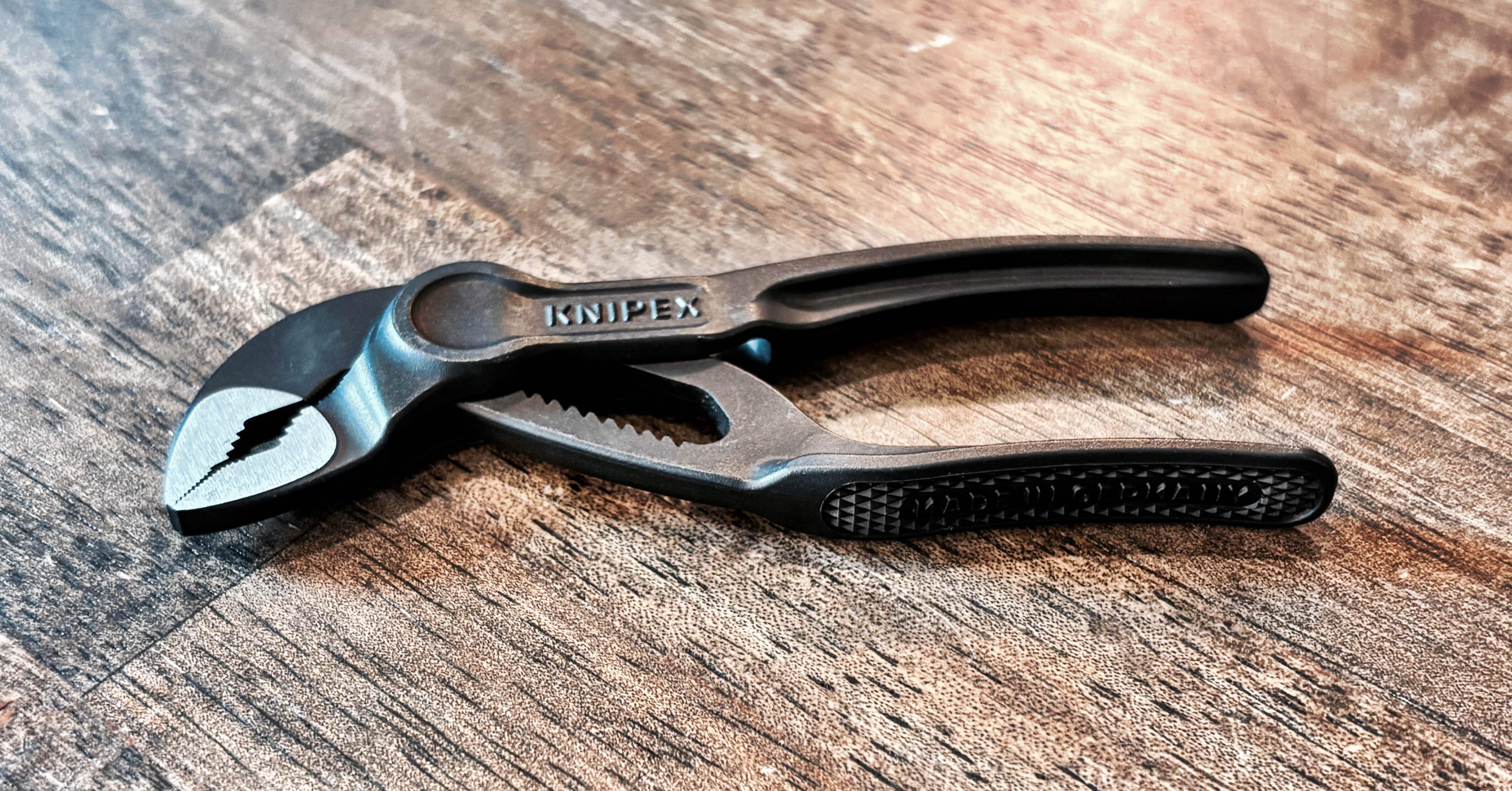 ミニツール名品】KNIPEX(クニペックス)のプライヤー、コブラ ミニが