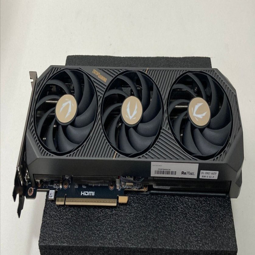 本日見つけた掘り出しモン!】中古良品ZOTAC GAMING GeForce RTX 5070