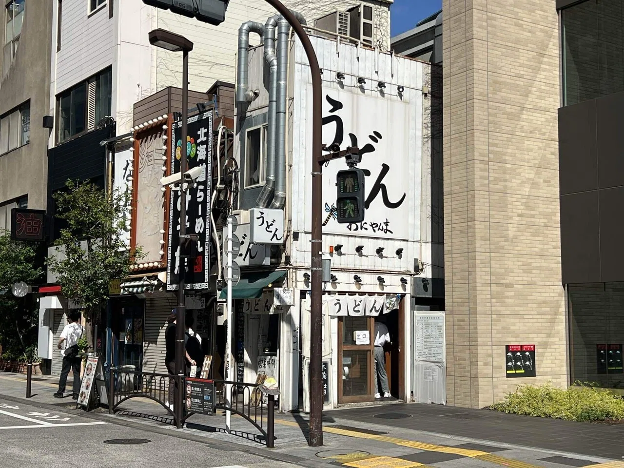 御茶ノ水駅前0分、揚げたて天ぷらぶっかけうどんが5分で完結する朝の