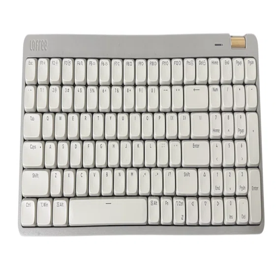 デスク紹介｜Lofreeキーボード｜Flow Lite 100｜logicoolマウス