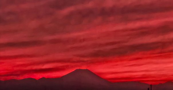 アクリル絵の具で「幸運の赤富士」を描いてみた｜junya_art