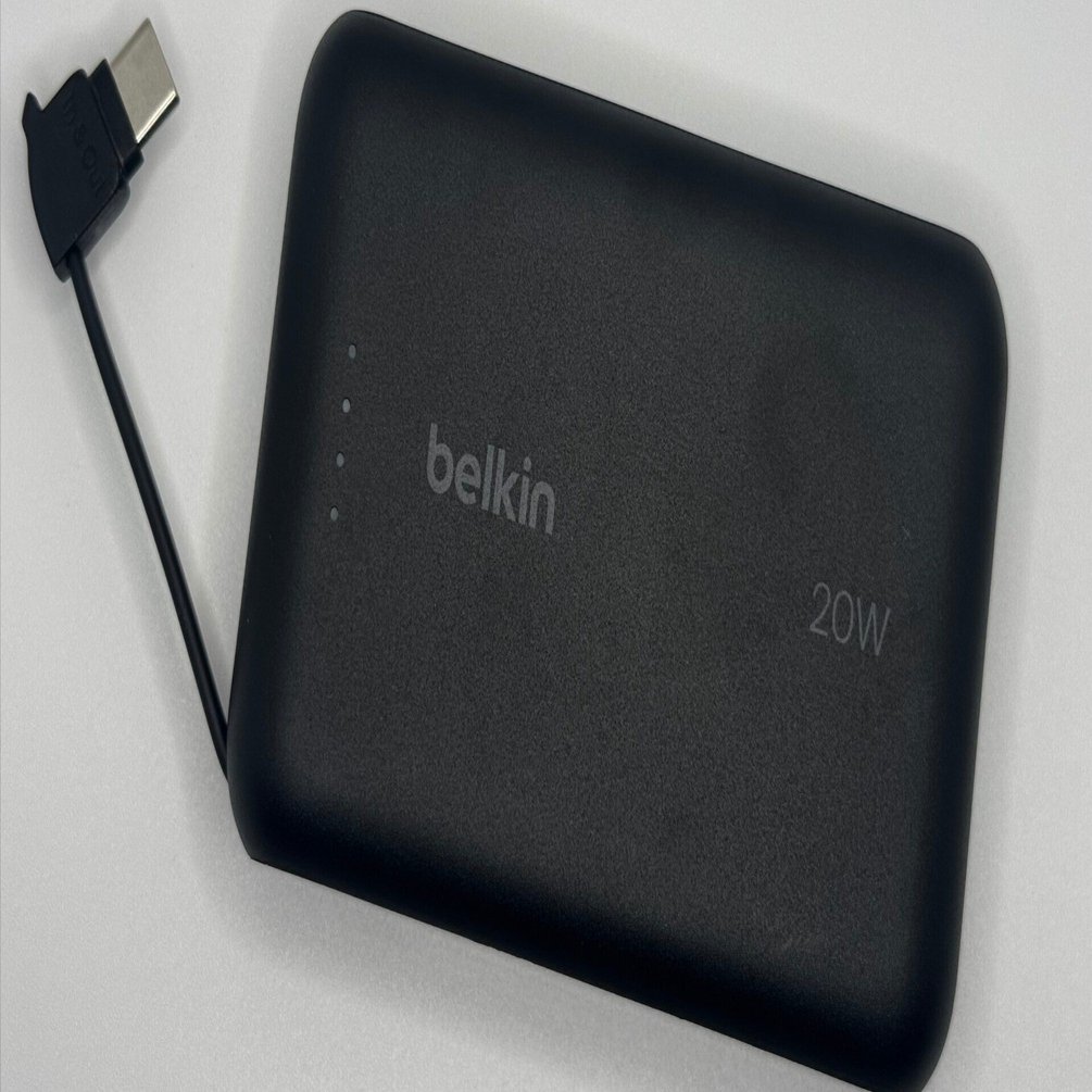3C認証対応モバイルバッテリーならこれ:Belkin モバイルバッテリー
