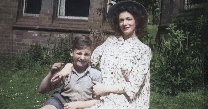 10月9日はジョン・レノンの生誕日｜Far East Beatles Express