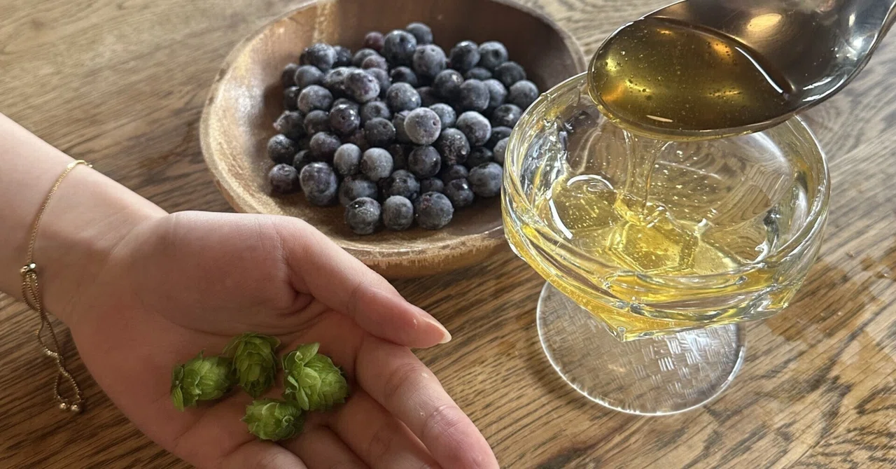 Hops Rising Blueberry An original beer born from honey, hops, and blueberries—aiming for the ...
