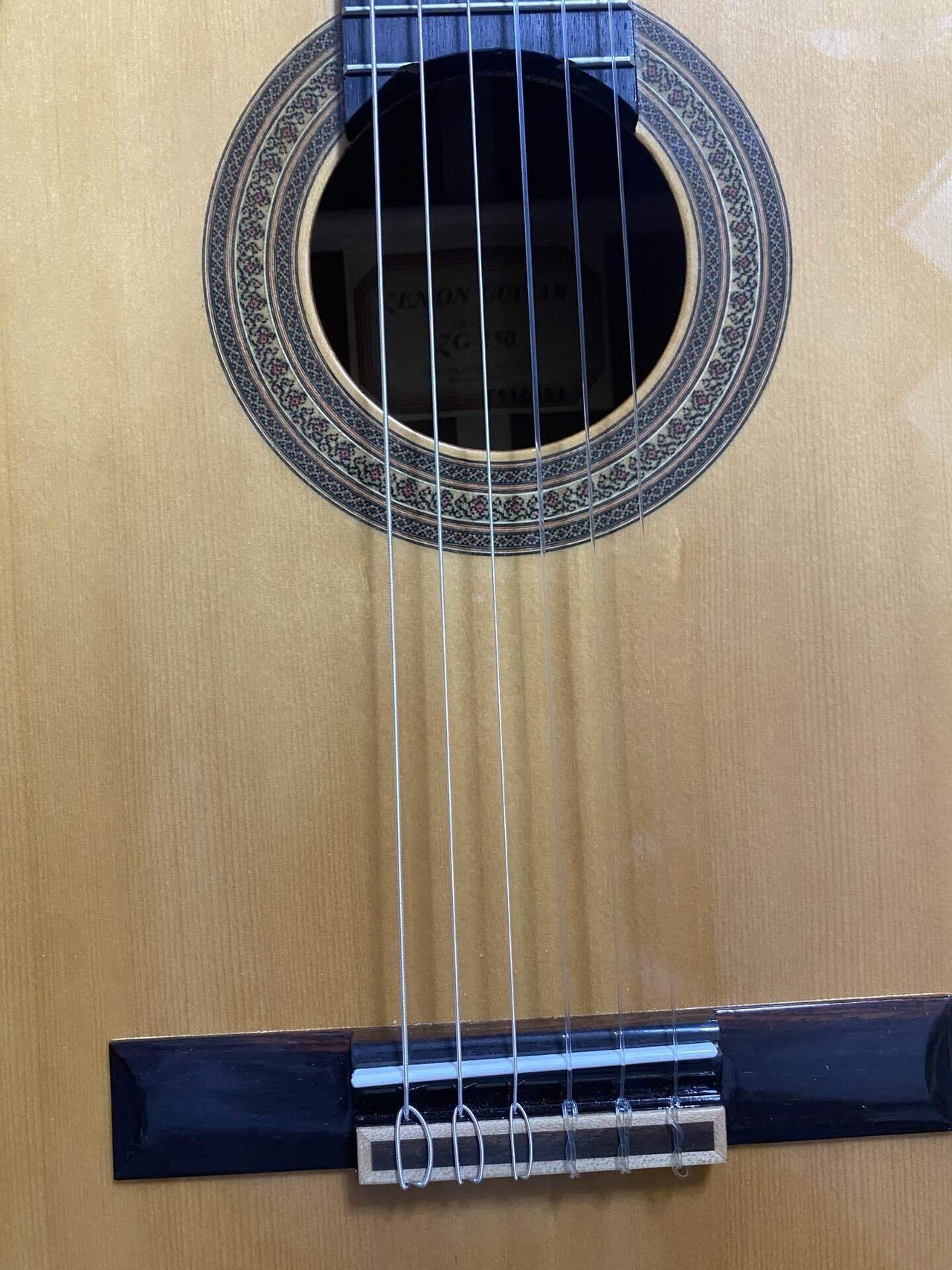 プロレビュー】中古3000円のクラシックギターを買ってみた｜[全音