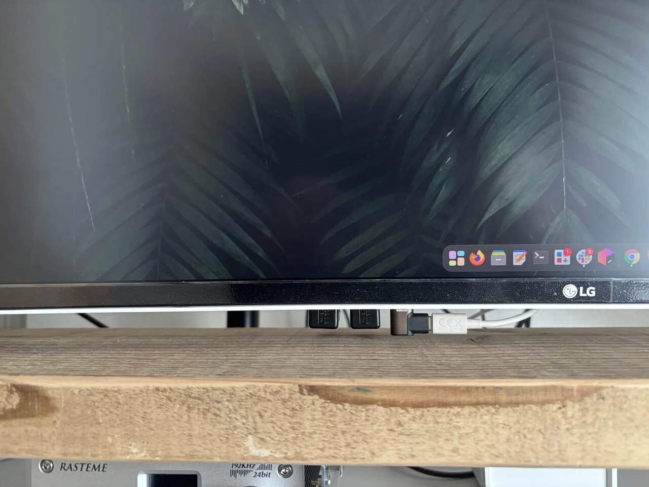 LG UltraFine™ Display 40U990A-W: 使用3ヶ月後のレビュー（USB周り